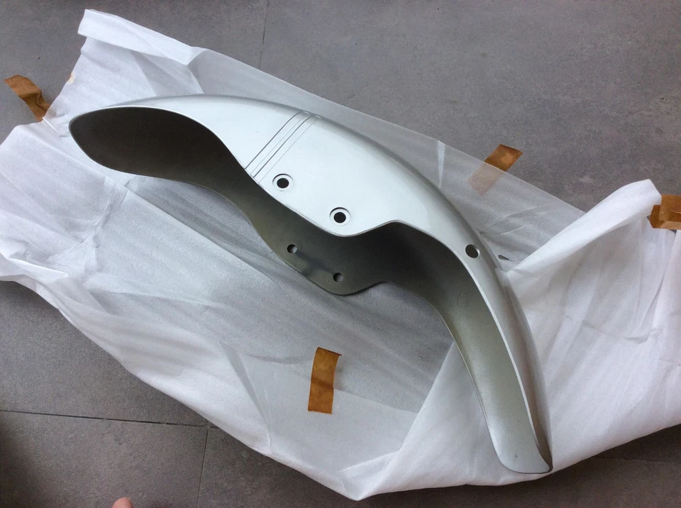 SUZUKI GS700E GS700ES GS750E GS750ES GSX750 EF ES ПЕРЕДНЕЕ КРЫЛО NOS 53111-31300 - Изображение 2 из 4