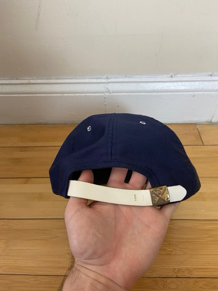 De colección Años 90 EE. UU. Centro de Entrenamiento Olímpico Tres Pines Snapback Azul Marino Gorra Sombrero Foto 3 de 4