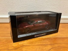 1:43 Mincchamps Porsche Taycan Turbo S Age14+