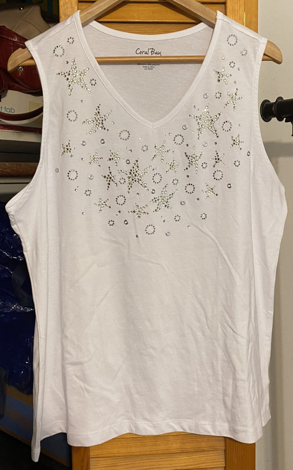 CORAL BAY White V-neck Tank Top Rhinestone Starburst Embellishment XL