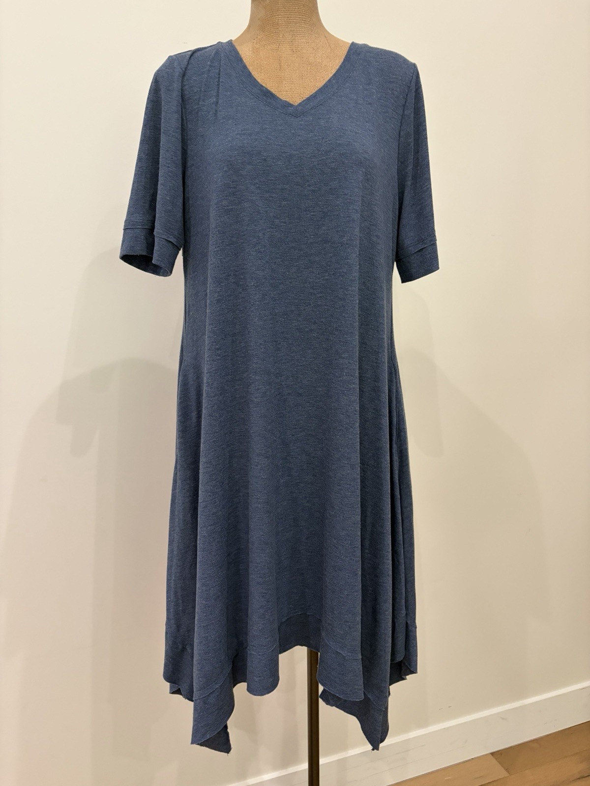 LOGO Lounge by Lori Goldstein V-neck Dress W/ Pockets Blue Size Large Womens