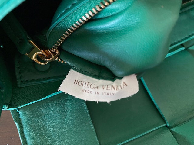 BOTTEGA VENETA ミントグリーン ショルダーバッグ Bottega Veneta Lambskin Cassette Crossbody Bag Racing Green | eBay