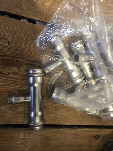 10 Sanha Edelstahl Pressfittinge V-Kontur 28er, T-Stücke reduziert auf 15