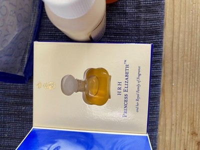 HRH Her Royal Highness Princess Elizabeth E Discovery Kit Lotions Gel Talc Eau