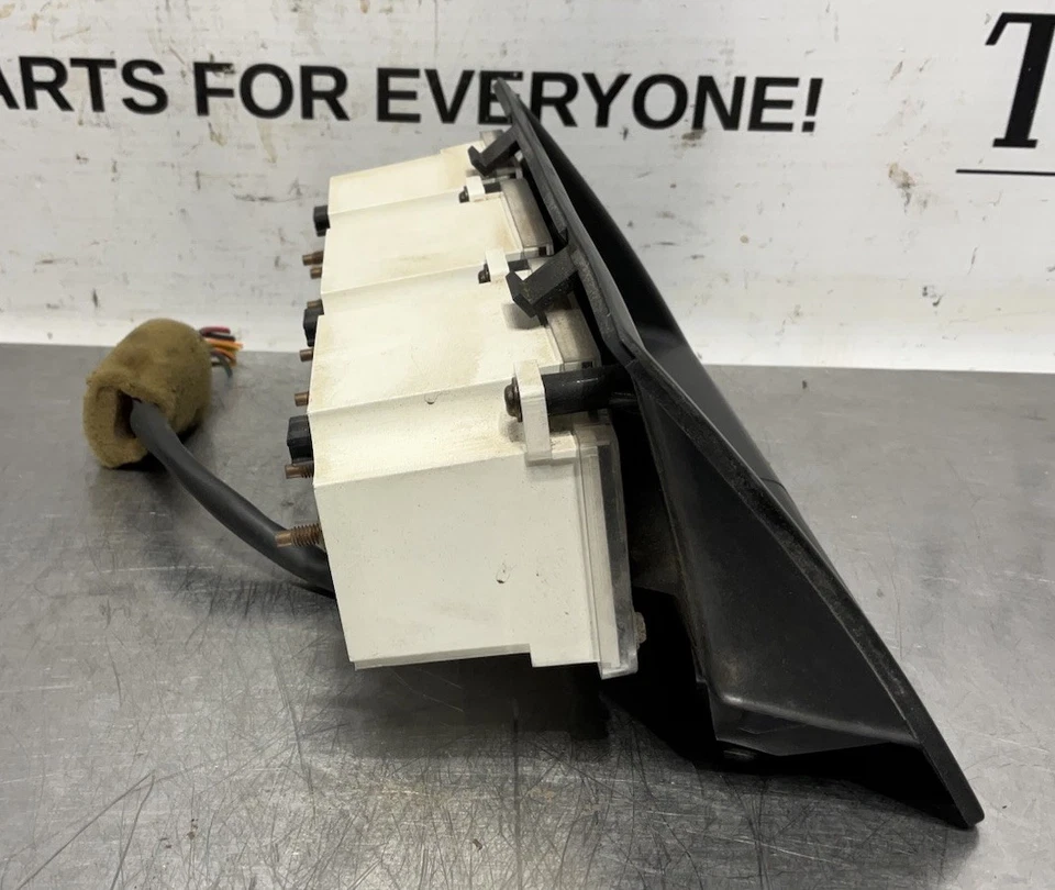 Комплект из трех датчиков температуры масла топлива газа для приборной панели Isuzu Trooper 1989-1991 годов выпуска от оригинального производителя - Изображение 4 из 4