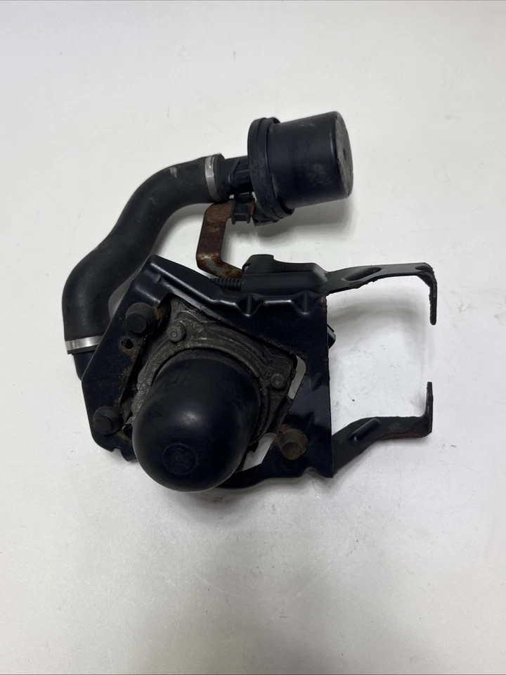BMW 128i 328i E90 E92 E93 E82 N51 N52 2007-2013 - Bomba de aire secundaria 7557903 OEM Foto 3 de 4