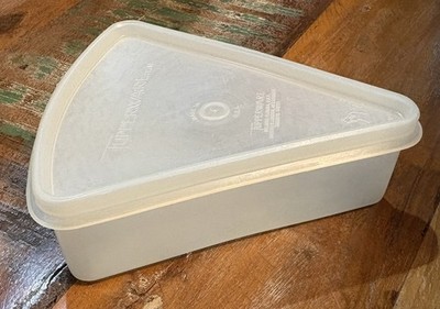 Vintage TUPPERWARE Tupper Seal Pie Slice Wedge Keeper 269-15 with Lid 268-14