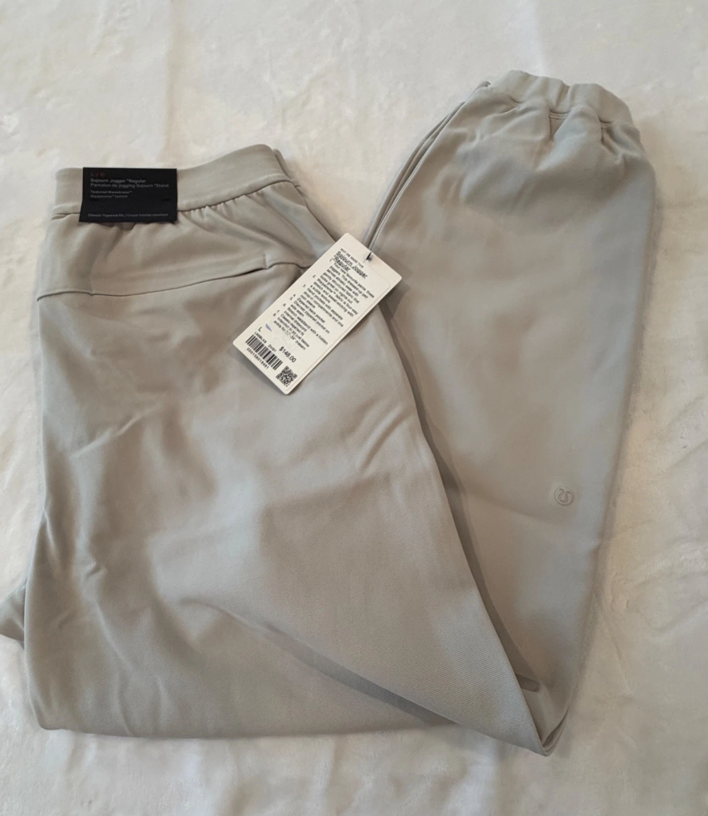 Lululemon Size L Sojourn Jogger Regular, DVGY Dove Grey
Opens in a new window or tab