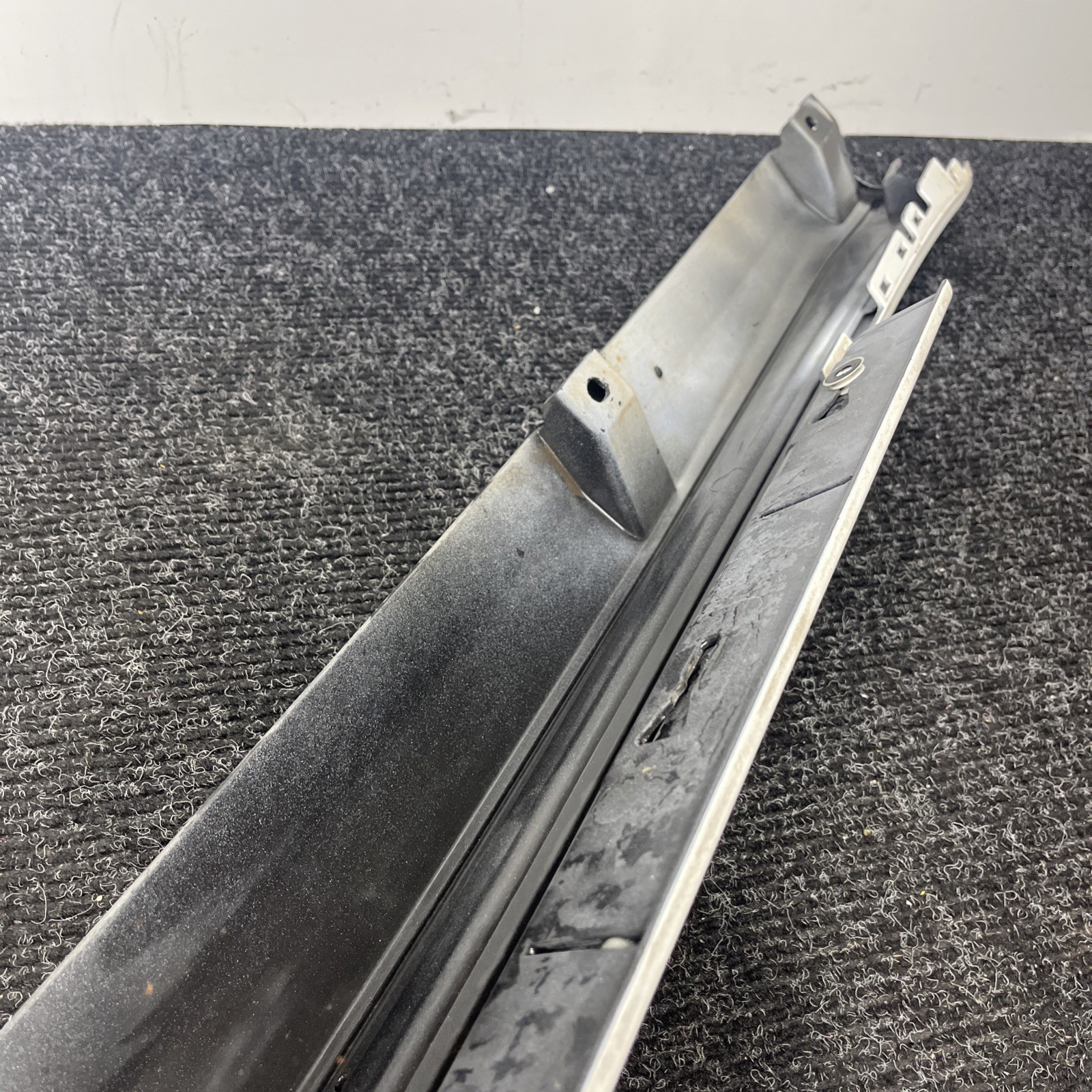 ☑️ 2014 - 2024 MASERATI GHIBLI RIGHT SIDE ROCKER MOLDING COVER PANEL OEM WHITE