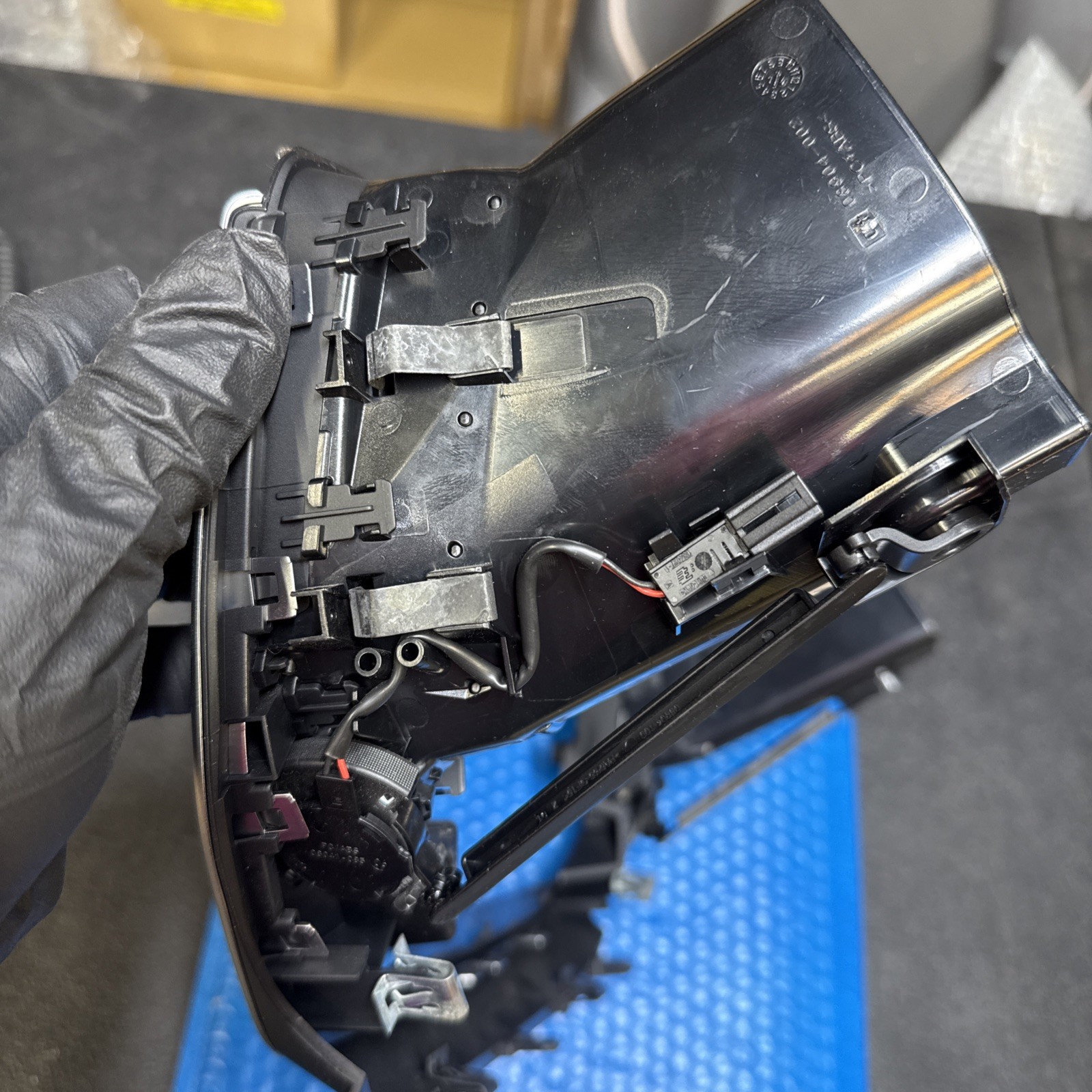 2014-17 MASERATI GHIBLI CENTER DASH AC AIR VENT 08904000