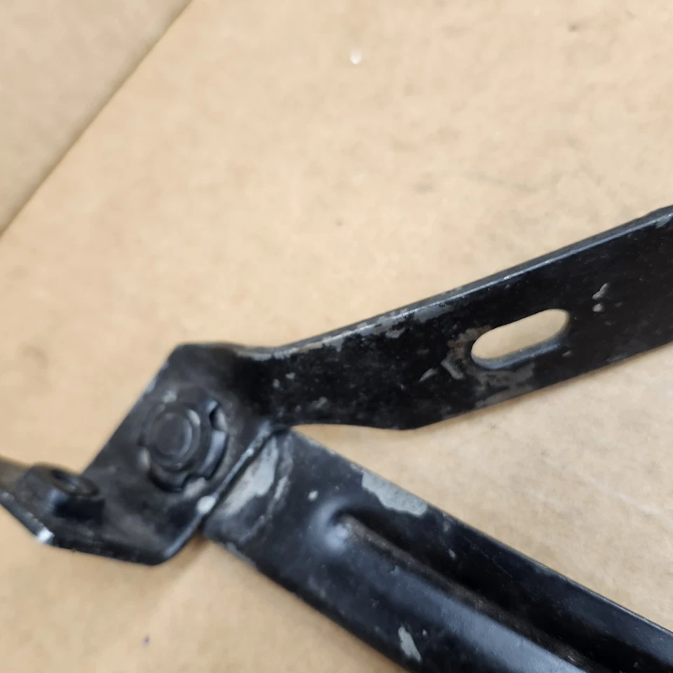 73-76 C3 Campana Corvette Bisagra Panel Soporte Soporte Elevación BONITO FABRICANTE DE EQUIPOS ORIGINALES 1 Agujero Foto 4 de 4