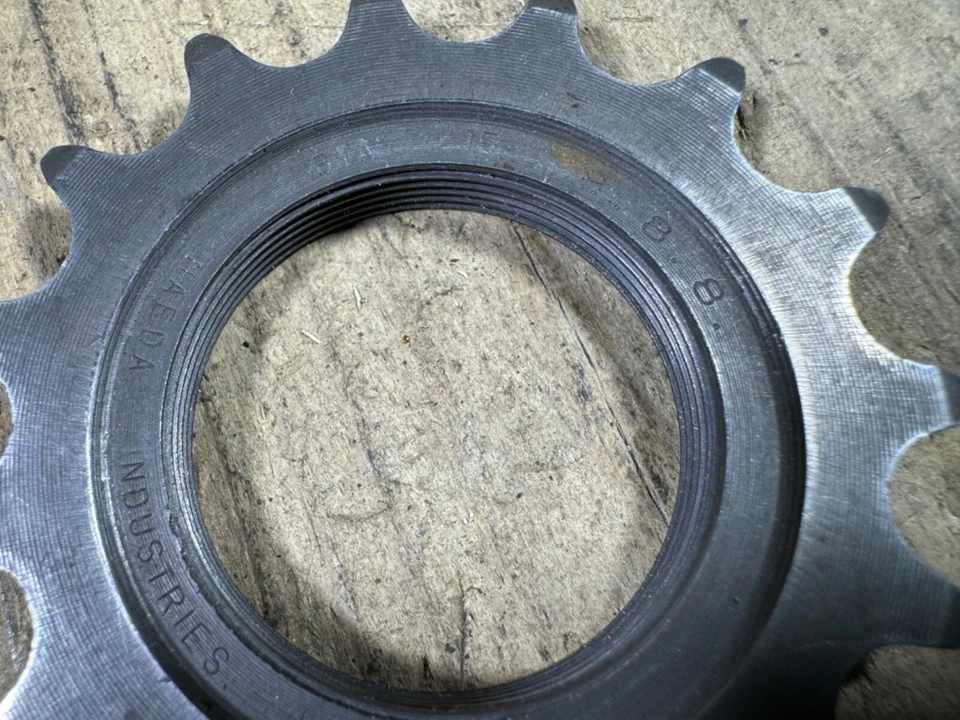 Suntour 15T Track Cog Japan Pista Maeda Industires Theeaded Cog 888 8.8.8. - Image 3 of 4