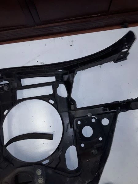 AUDI A6 1999 SOPORTE RADIADOR Foto 2 de 4