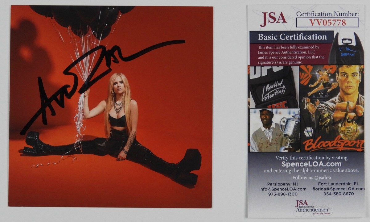 Avril Lavigne サイン il_1080xN.6163788511_3wgq.jpg