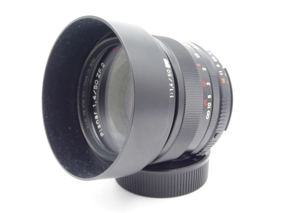 Zeiss Planar 50mm f1.4 ZF.2 para Nikon F + tapa trasera, filtro UV, capó, funda blanda Foto 3 de 4