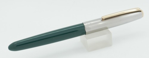 Parker 21 Deluxe Green w/Chrome Lined Cap & Gold Trim Fountain Pen - F Nib c1958 - Picture 2 of 6