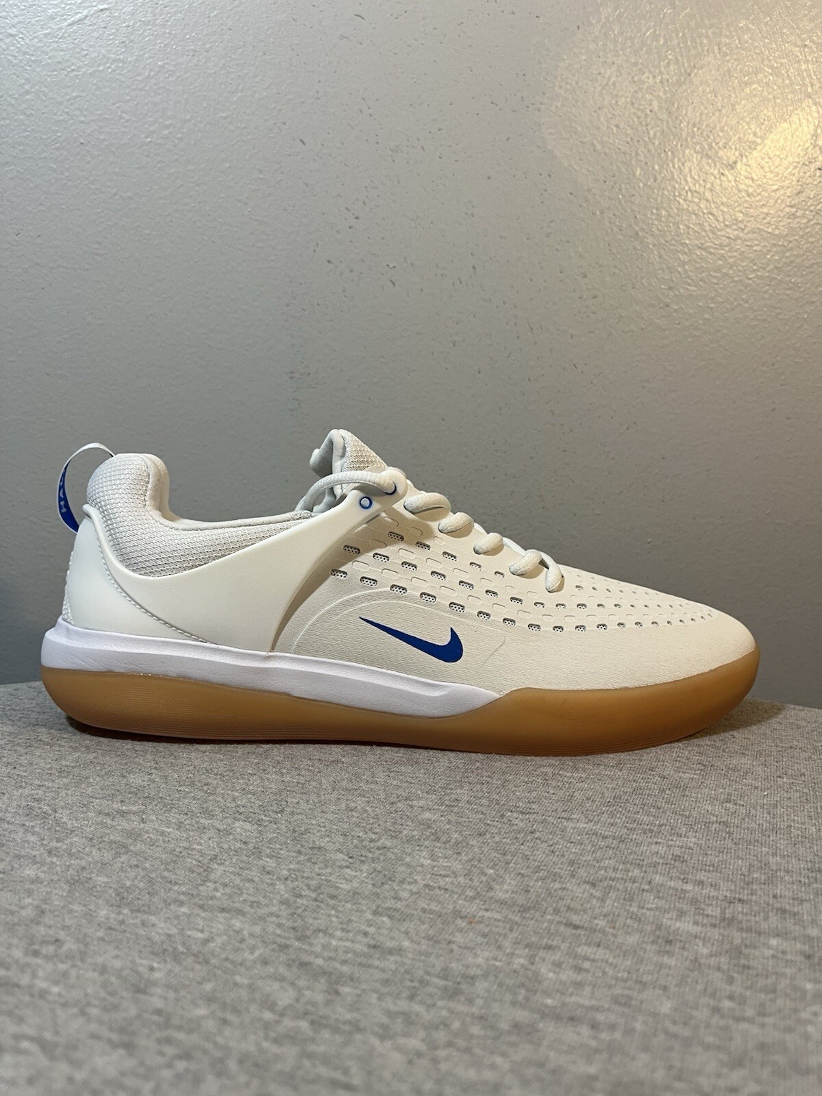 Nike SB Zoom Nyjah 3 White/Blue Skateboarding Men's Shoe Size 11 DV7896 100