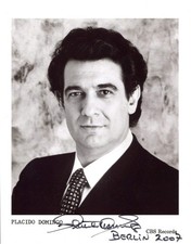 OPERA SINGER Placido Domingo autograph, signed photo