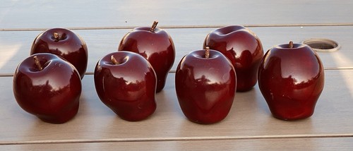 Set of 7 Wood Carved Red Apples, 3.5” H x 3” W, Farmhouse Cottage Core Fruit