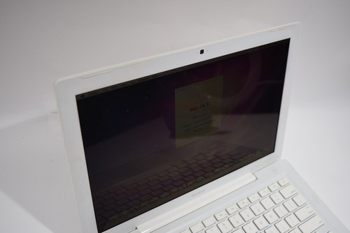 2009 Apple Macbook Unibody 13” 2.2GGz intel Core 2 duo 2GB RAM 160GB SSD - Picture 3 of 13