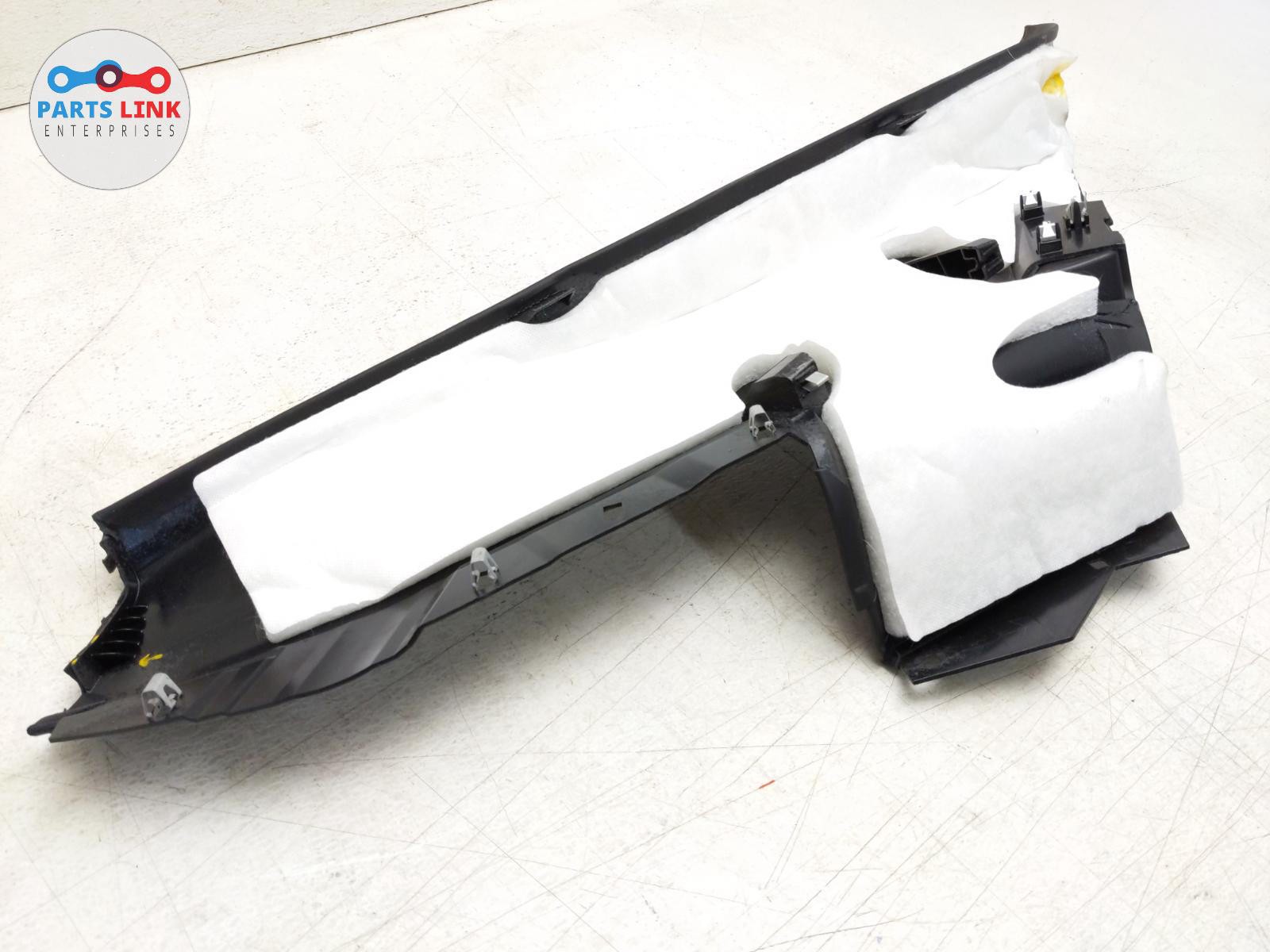 2016-2020 BENTLEY BENTAYGA REAR RIGHT C PILLAR MOLDING LOWER QUARTER TRIM COVER