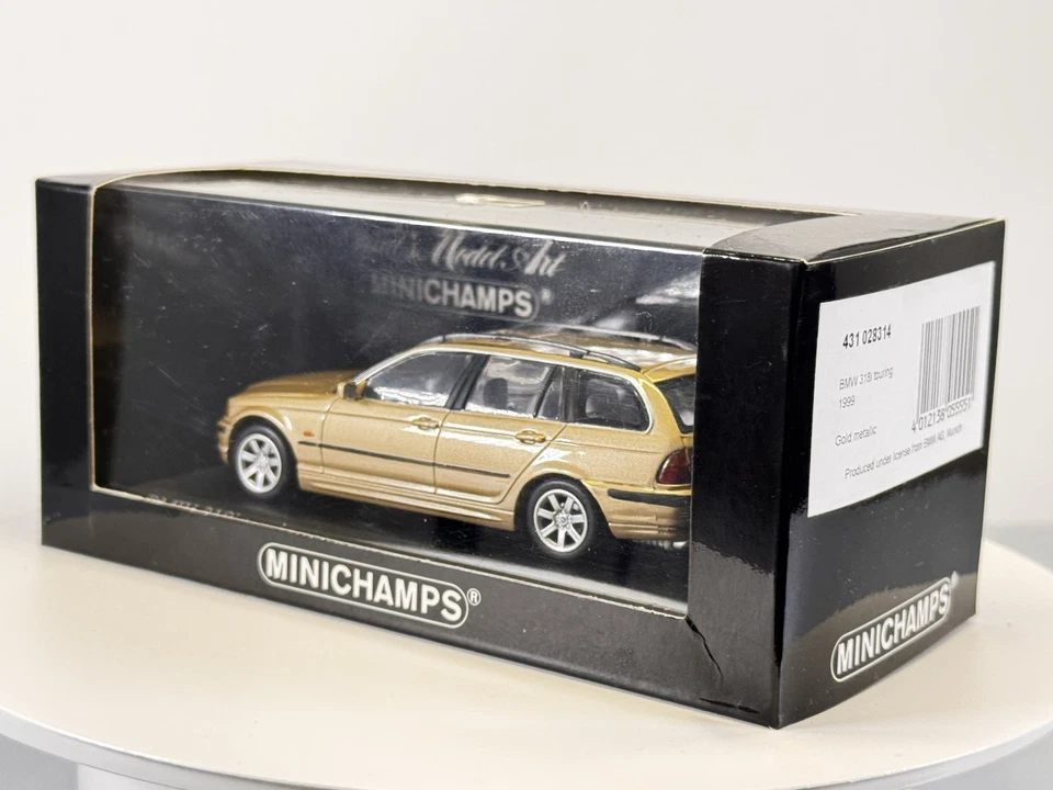 BMW 318 I Touring MINICHAMPS 1:43  Foto 3 de 4
