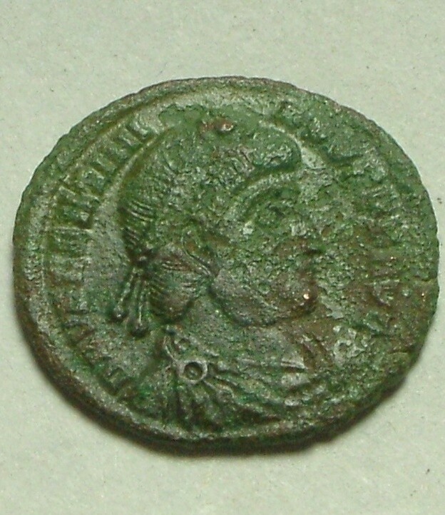 Rare genuine ancient Roman coin Valentinian 364AD captive standard
