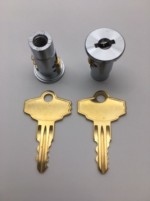 Qty 2 Locks and Keys with Key #17001 NORTHWESTERN, EAGLE, OAK GUMBALL ...