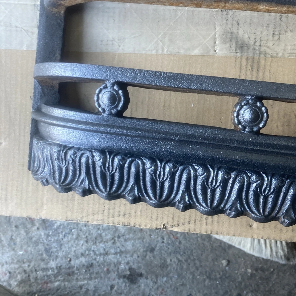 Original Georgian Cast Iron Fireplace Front Bars - Image 3 of 4