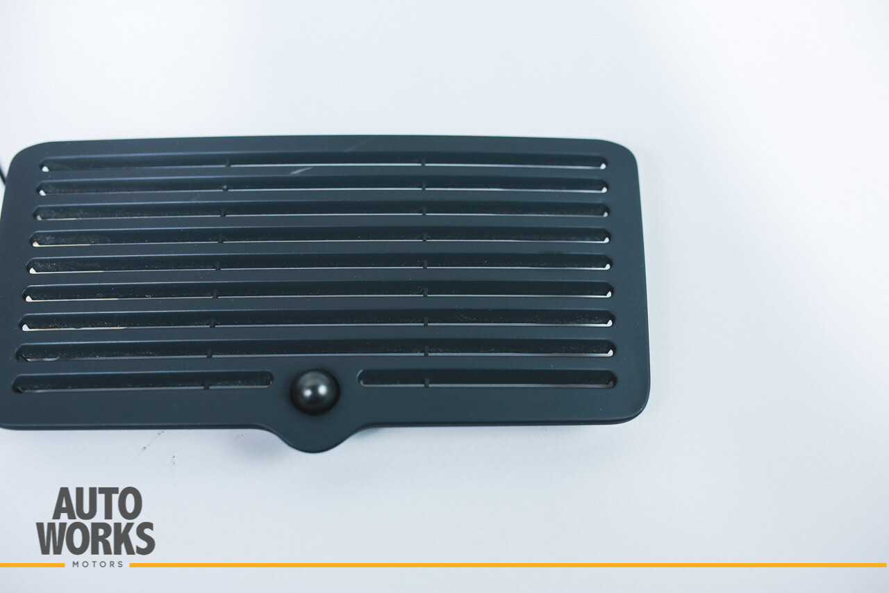 03-12 Maserati Quattroporte M139 Dash Dashboard Vent Grille Cover w/ Sensor OEM