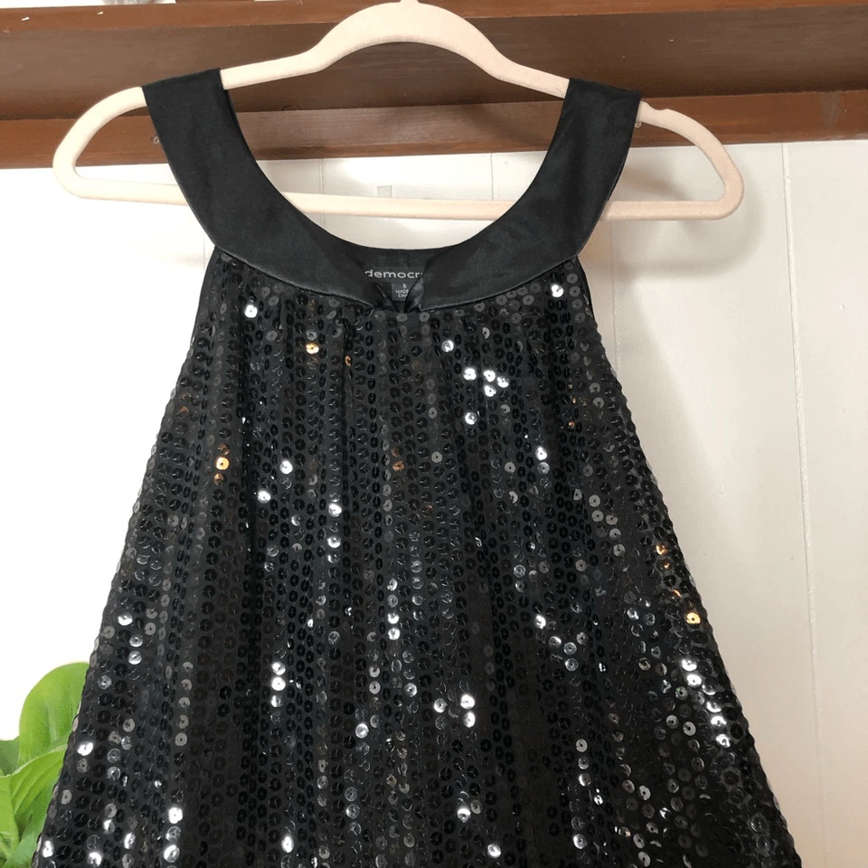 Mini vestido de coquetel Democracy feminino sem mangas com lantejoulas gravata frontal preto tamanho 8 - Imagem 3 de 4