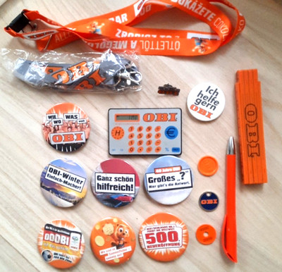 Obi Sammlung, Pin, EKW- Chips, Button, Schlüsselband, Taschenrechner, Zollstock