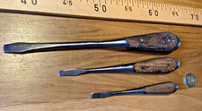outils anciens,old tools,vieux outils,beau lot de 3 tournevis à frapper...