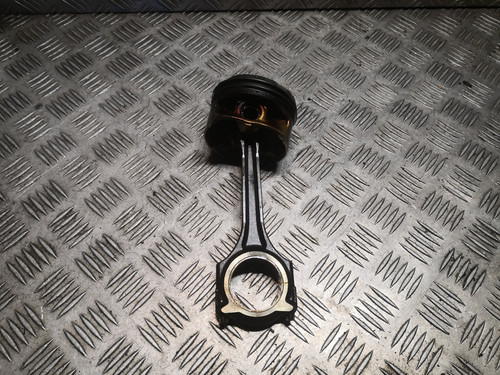 MERCEDES-BENZ CLA 180 C117 Piston Connection Rod 2700300420 1.6 Petrol 90kw - Picture 1 of 4