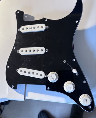Stratocaster Pickguarsd full loaded, 10 Sound Variationen