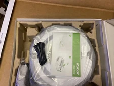 iRobot Roomba 670 Vacuum Cleaning robot READ