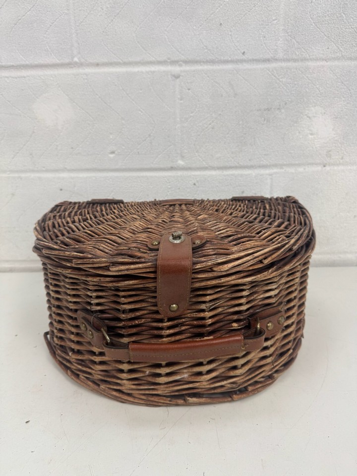 Hunter London Wicker Picnic Basket & Accessories eBay