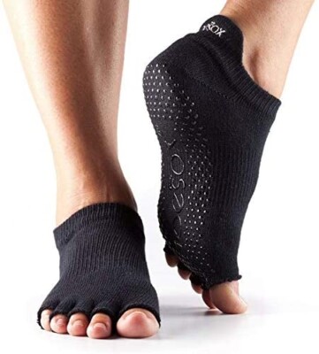 ToeSox Women's 185612 Low Rise Half-Toe Gripper Socks Black Size M