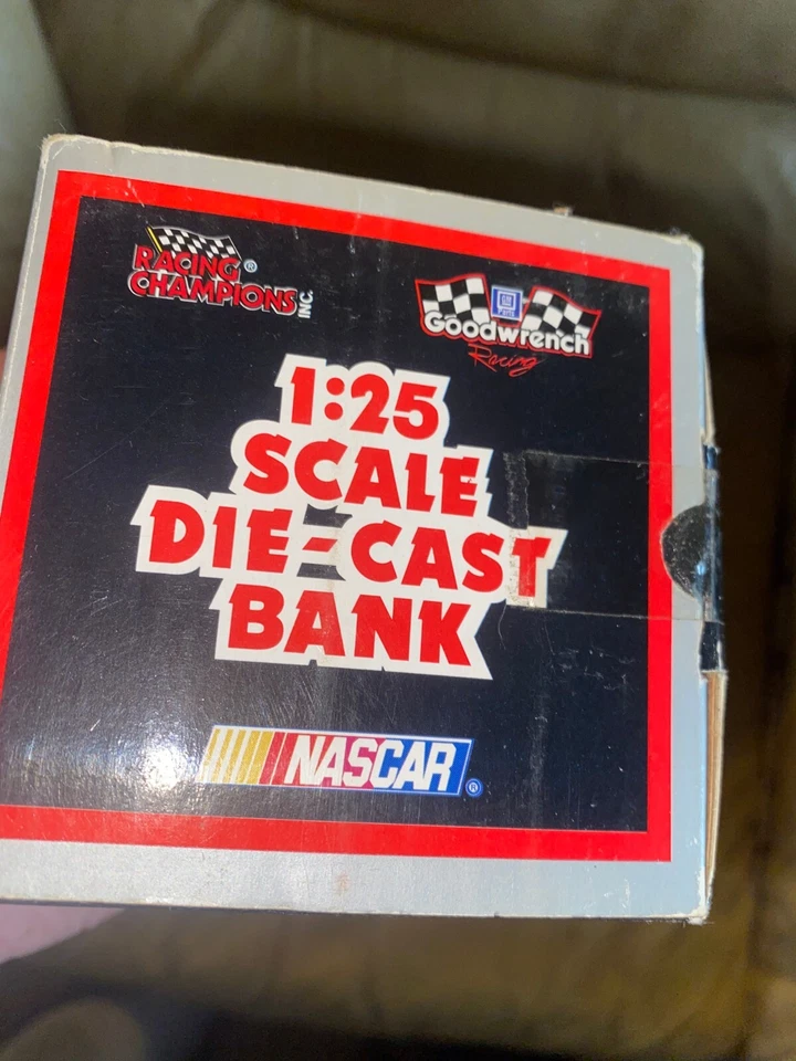 Chevrolet 1955 sedán entrega, escala 1:25. Banco de monedas con cerradura. Metal fundido a presión Foto 2 de 4