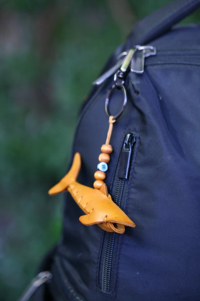 Llavero Tiburón Cuero, Accesorio Espejo Retrovisor, Llavero | Dije para Coches Foto 2 de 4