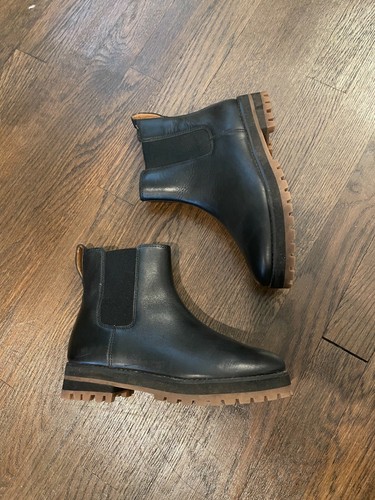 Ivy Chelsea Boot in Leather Sz 6 #MA426 