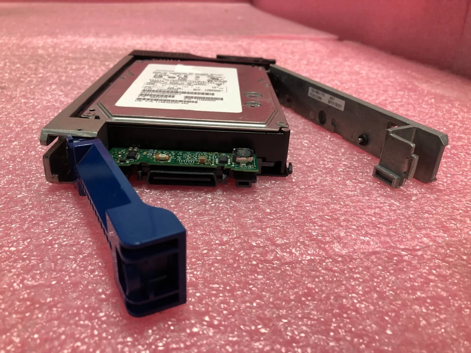 EMC 005049032 450GB 15K FC 3.5 4G CX4 HDD - Image 4 of 4