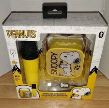Peanuts Snoopy Wireless Speaker  Karaoke Microphone Set Yellow Brand New