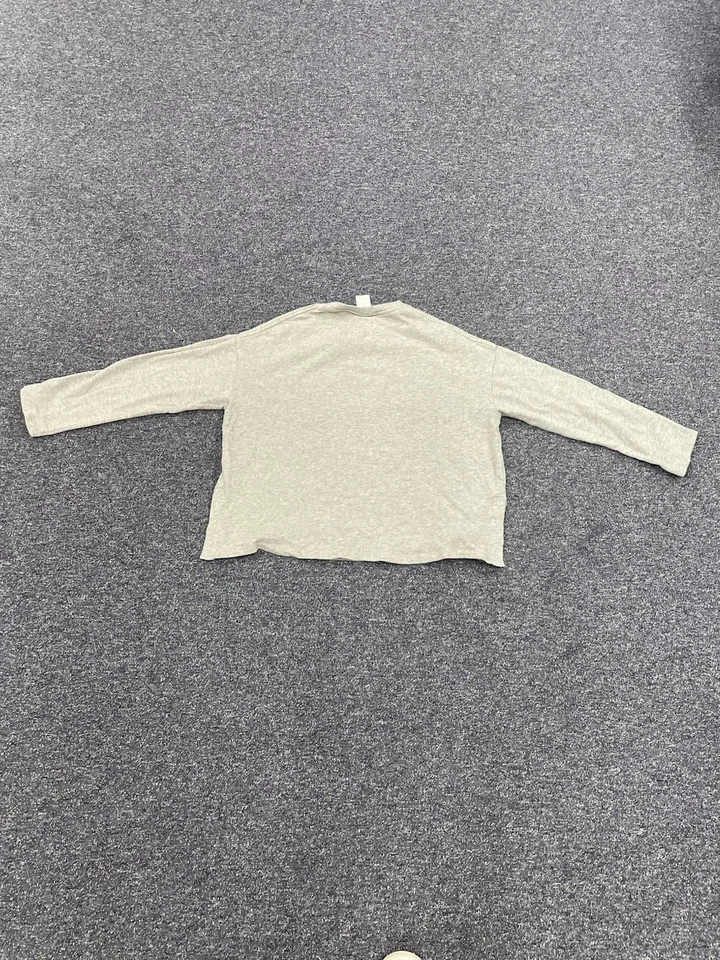 Pullover de lentejuelas rojas/plateadas Mickey Mouse de los parques de Disney con aberturas laterales talla M Foto 2 de 4