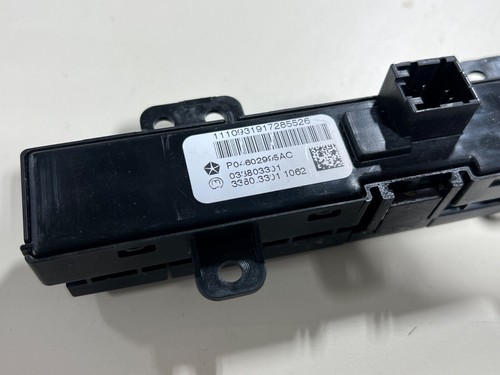 INTERRUPTOR DE ADVERTENCIA DE PELIGRO DE CARROCERÍA JEEP WRANGLER JK 11-15 FÁBRICA FABRICANTE ORIGINAL - Imagen 3 de 3