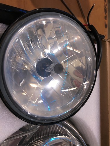 Harley Davidson oem 7” Dual Halogen Headlight & 4-1/2” Spot Lamps #67700064 - Picture 4 of 7