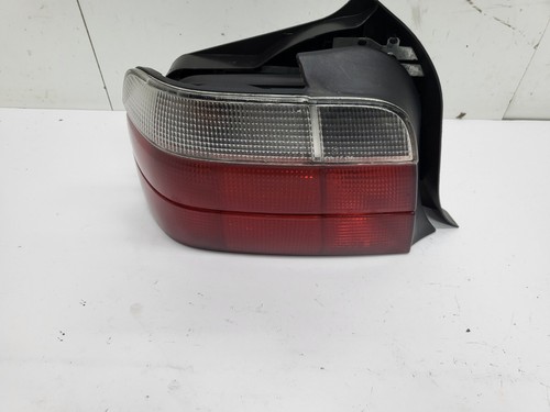 BMW E36 - Rückleuchte Rücklicht Bremsleuchte links 9402924 (16)