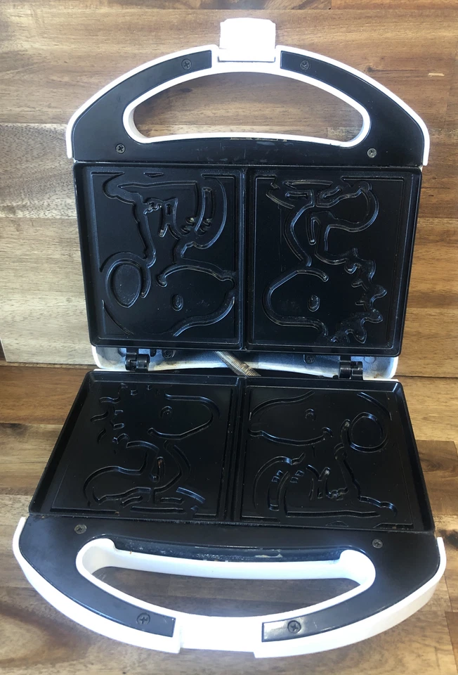 Sandwichera de queso a la parrilla Cacahuetes Snoopy Woodstock Works Smart Planet SGCM-2 Foto 2 de 4