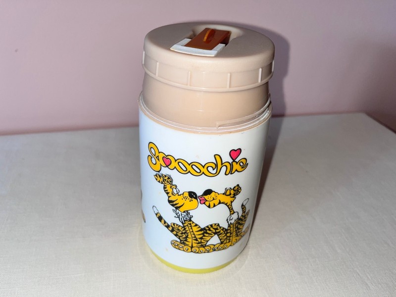 RARE VINTAGE SMOOCHIE KISSING TIGERS ALADDIN THERMOS