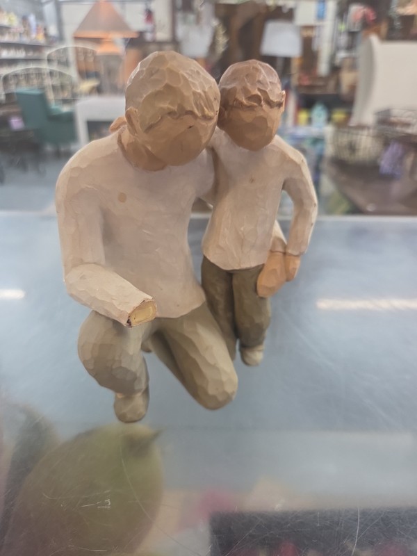 WILLOW TREE FATHER AND SON FIGURINE. LORDI 2000. SOLD AS IS